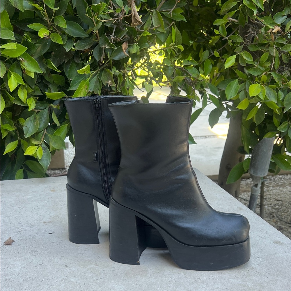 dELiA*s Black Chunky Heeled Boots